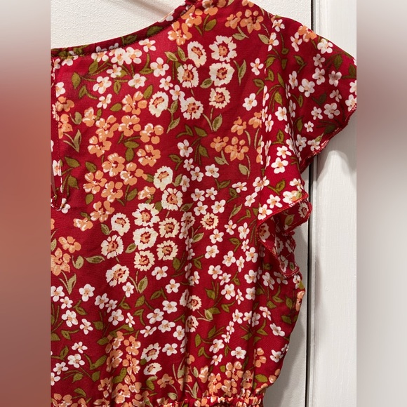 THIRD + MALT Red Floral Flutter Dress With Front Keyhole Tie Detail Size | L - Picture 4 of 8